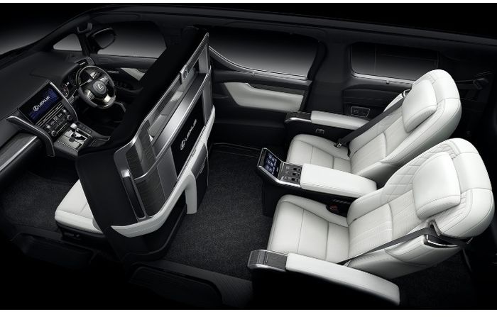 Interior Lexus LM300h