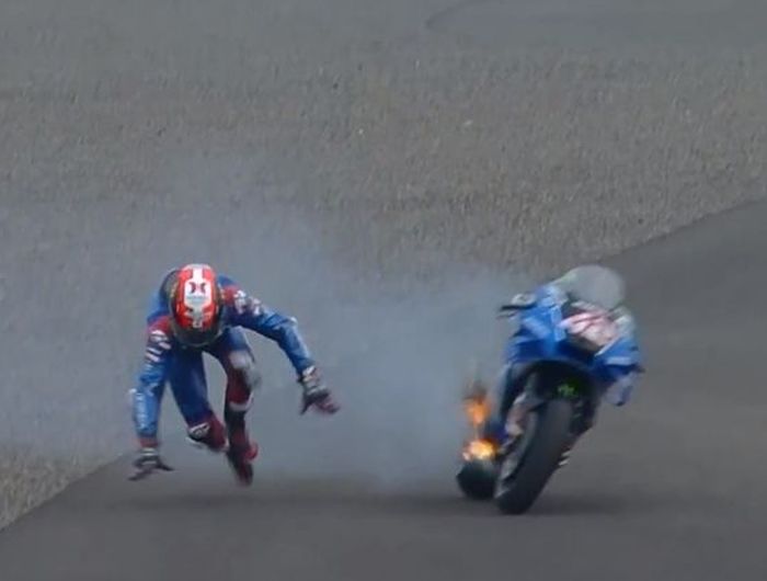 Motor Alex RIns terbakar di FP4 MotoGP Indonesia 2022