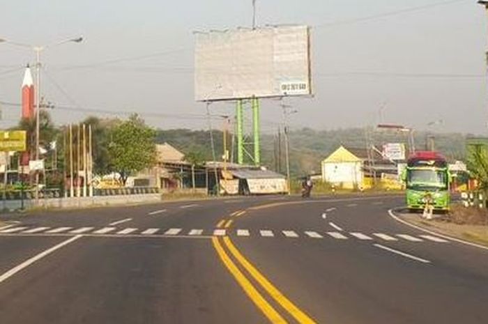 ilustrasi marka jalan warna kuning