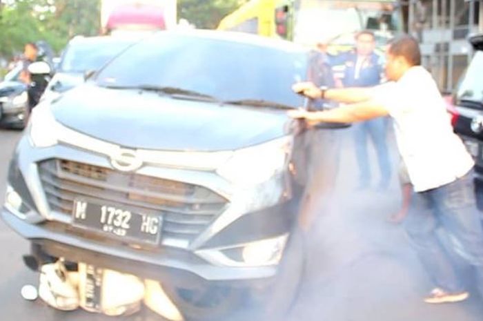 Aksi penangkapan pengemudi Daihatsu Sigra