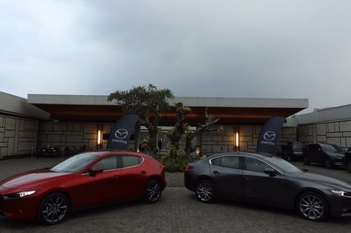 All New Mazda3 Hatchback dan Sedan untuk pasar Indonesia.