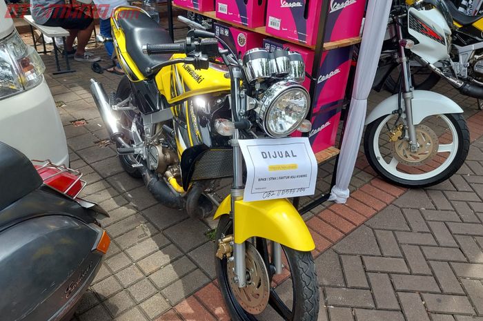 Kawasaki Ninja SS 150 kuning kondisi original yang dijual Piston Clinic harganya tembus Rp 40 jutaan, apa spesialnya?