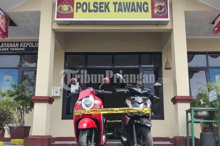Barang bukti Honda Scoopy dan BeAT hasil malingan yang diamankan Polsek Tawang dari penadah
