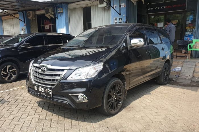 Kisaran harga Toyota KIjang Innova G Diesel tahun 2014 seken.