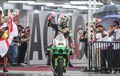 Sabet Dua Kemenangan di WorldSBK Indonesia 2021, Begini Gaya Jonathan Rea Geber Kawasaki KLX 110 di Dalam Rumah
