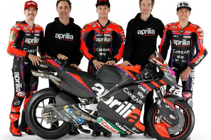 Aprilia Racing Team akhirnya melakukan peluncuran tim untuk MotoGP 2023 di Sirkuit Alvgarve, Portimao, Portugal