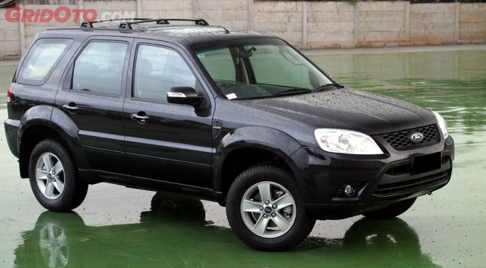 Ilustrasi mobil bekas Ford Escape