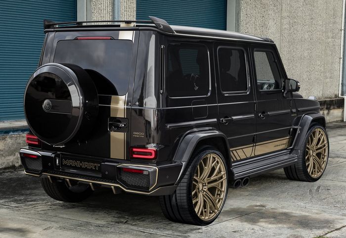 Modifikasi Mercedes-AMG G63 ala Manhart dihias livery dan body kit serat karbon