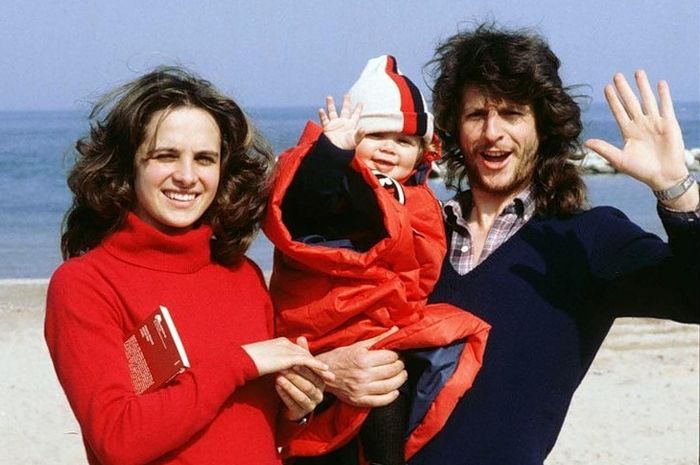Valentino Rossi dan kedua orang tuanya pada 1980, Graziano Rossi dan Stefania Palma
