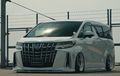 Toyota Alphard Putih Makin Nunduk, Makin Elegan Efek Cangkok Body Kit Jepang