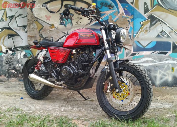 Bodi Pulsar 180 diganti bodi dan rangka custom ala Scrambler