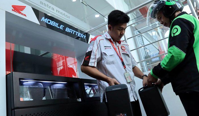 Ilustrasi swap baterai Honda PCX Electric