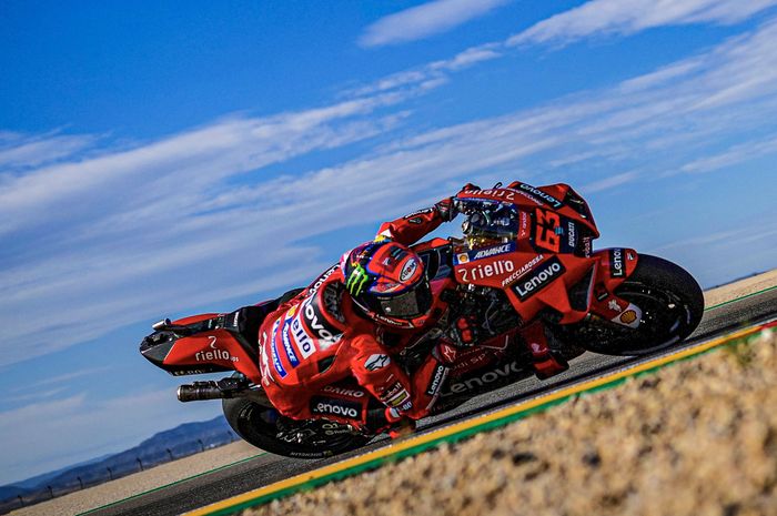 Francesco Bagnaia pimpin sesi warm up MotoGP Aragon 2021