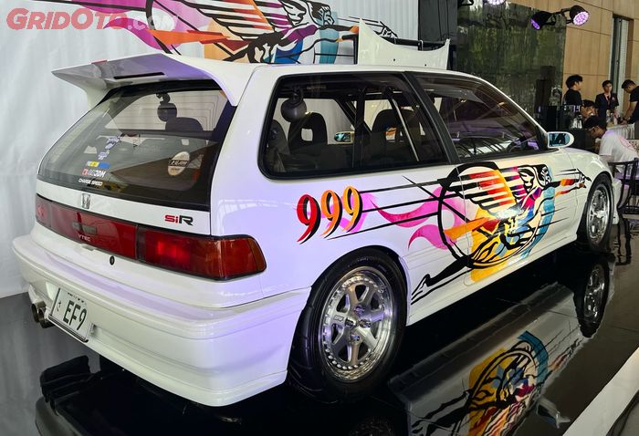 Bagian belakang Honda Civic Nouva EF9 AeroFlux