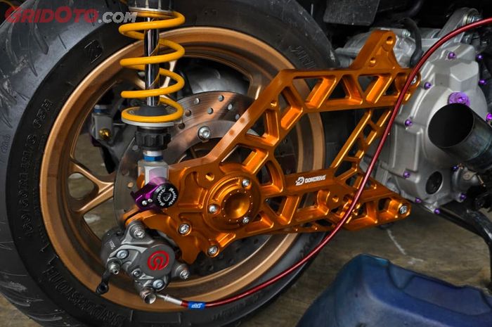 Kimin Racing Storehadirkan swingarm Yamaha XMAX berbahan bilet dengan proses CNC dari Dominous