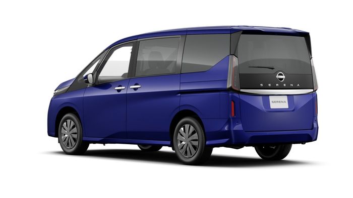 Nissan Serena X bisa dibedakan dari eksterior yang relatif polos.