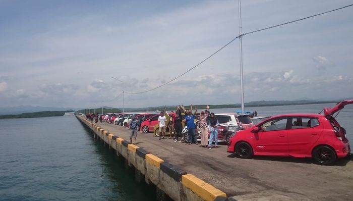 Peserta acara tiba di Pantai Larea-rea, Sinjai, Sulawesi Selatan