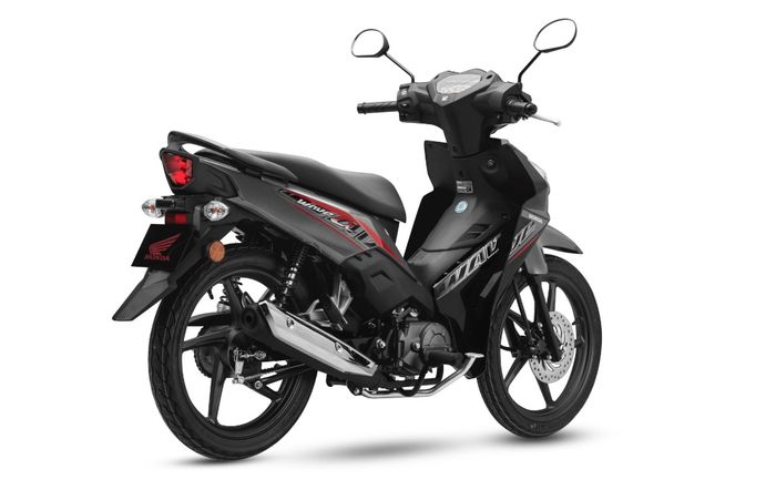 Desain lampu belakang lebih sporty dari Revo