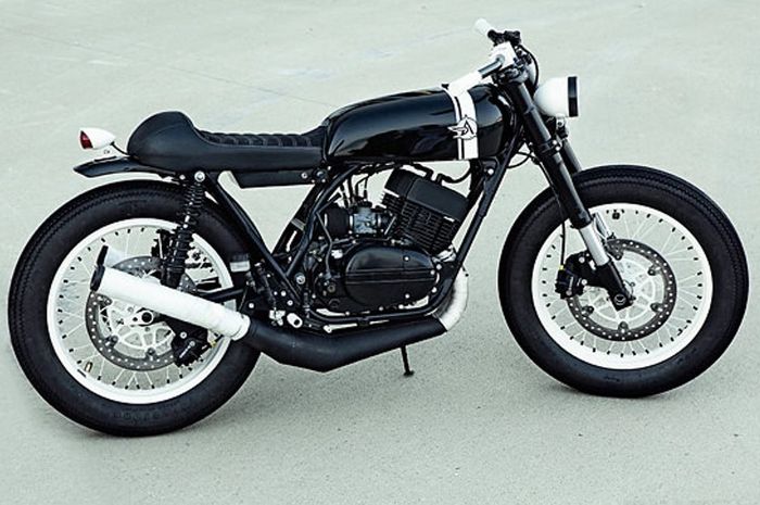 Yamaha RD350 custom cafe racer