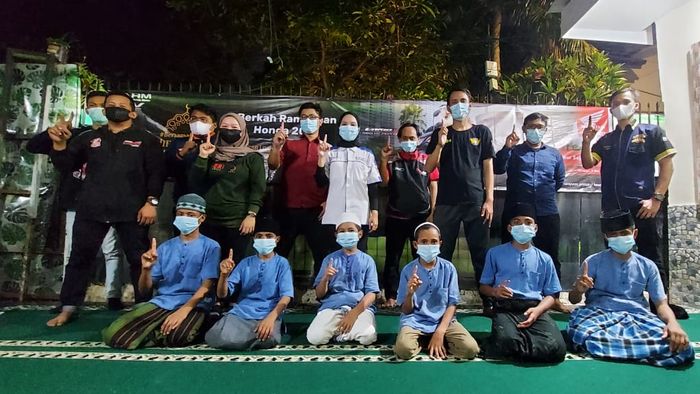 Asosiasi Honda Jakarta dan Asosiasi Honda Motor Tangerang beri donasi untuk anak yatim dan dhuafa