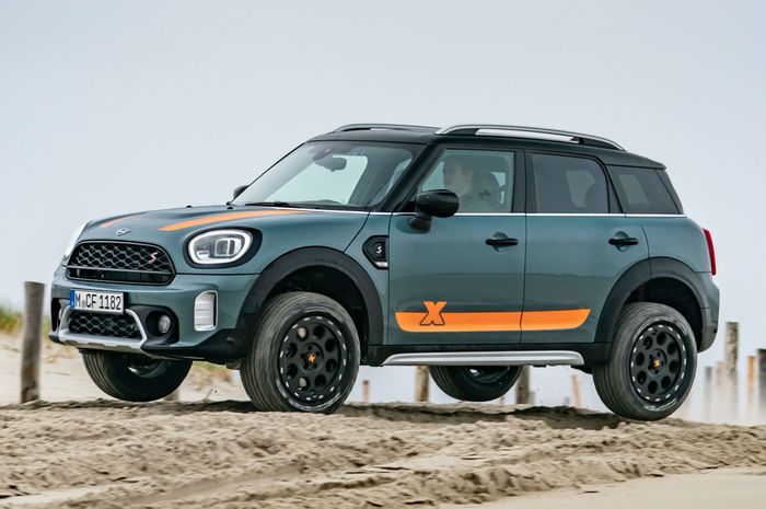 Tongkrongan MINI Countryman dibuat lebih jangkung 40 mm