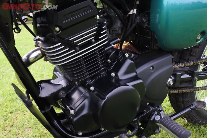 Area mesin turut kena proses repaint namun dengan teknik powder coating.