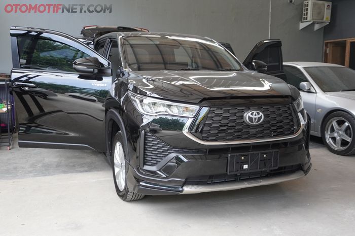 Toyota Kijang Innova Zenix Dibongkar di Rumah Modifikasi Audio Mobil Elixir Car Stereo