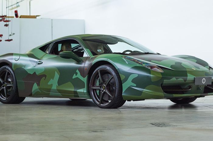 Ferrari 458 pakai kelir kamuflase