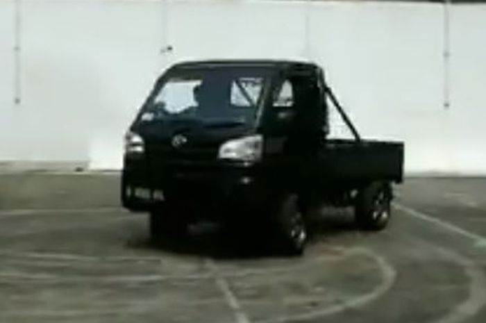 Aksi modifikasi pikap Daihatsu Hi-Max dengan mesin Grand Max