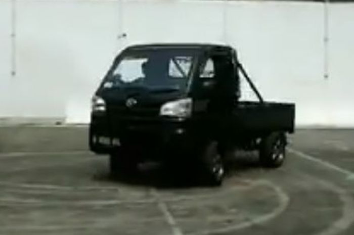 Aksi modifikasi pikap Daihatsu Hi-Max dengan mesin Grand Max