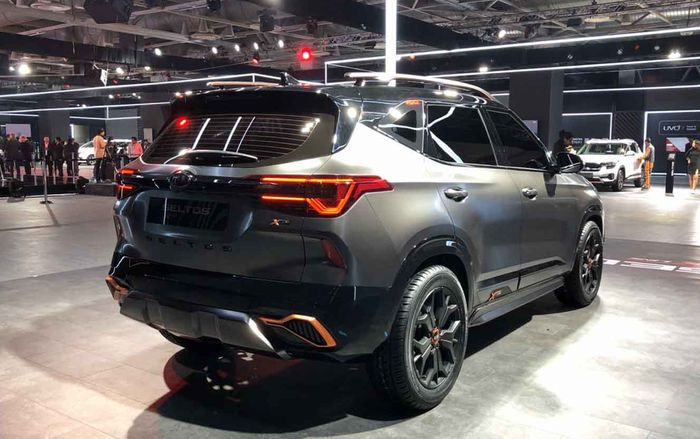 Bumper belakang bergaya modern