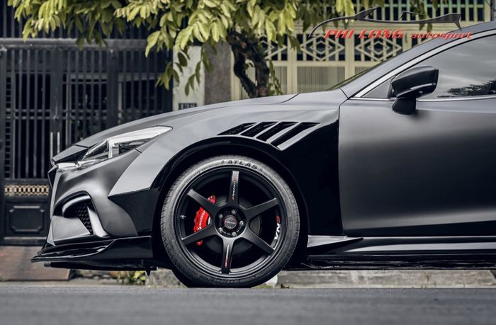 Modifikasi Mazda3 memasok pelek Lenso Venom 3 ukuran 19 inci