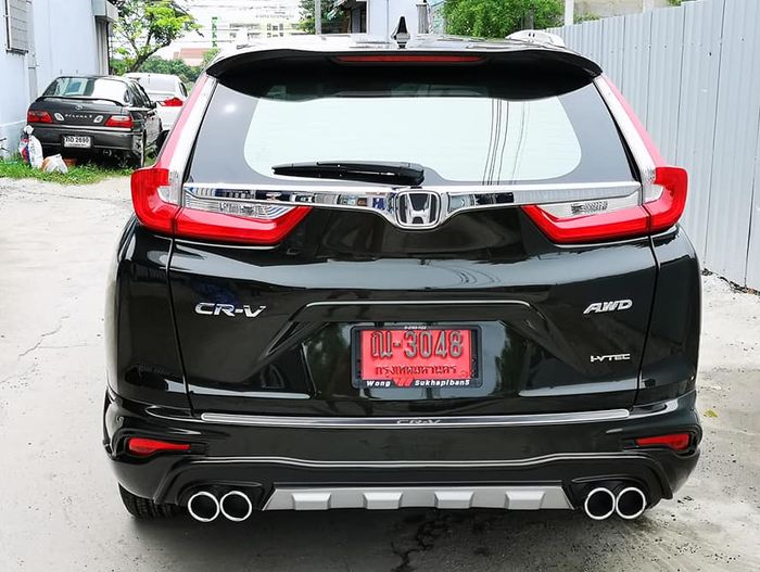 bumper belakang Honda CR-V buatan Tawee Modern Autopart, Thailand