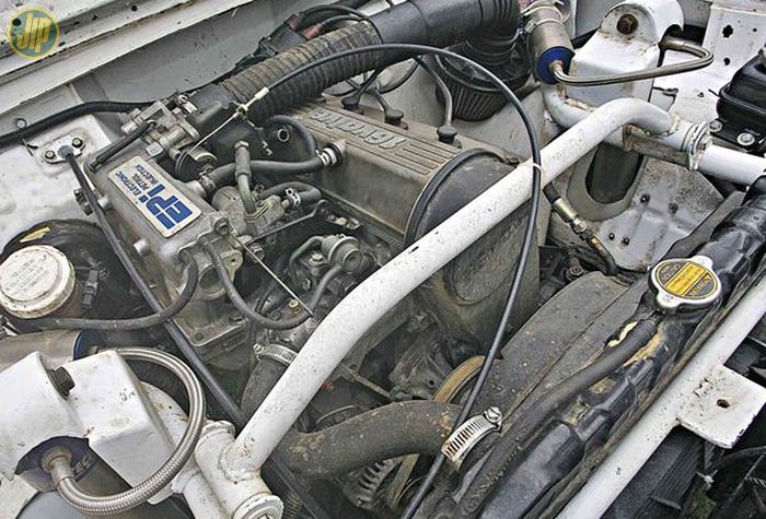 Mesin Suzuki Jimny ditukar comotan Suzuki Vitara EPI, dilengkapi Haltech F10 stand alone sebagai ECU. 