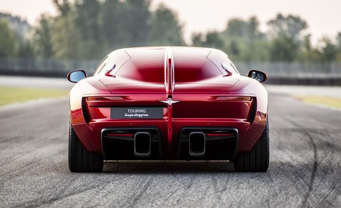 Tampilan belakang Touring Superleggera Aero 3