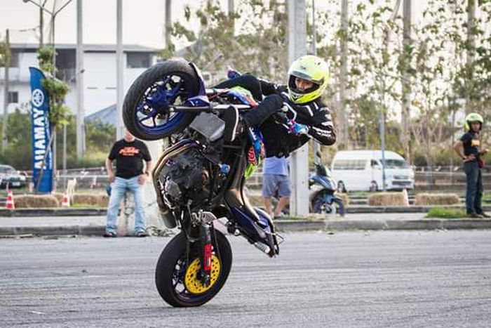Wahyu Nugroho, baru 13 tahuns sudah bisa wheelie ekstrem seperti ini