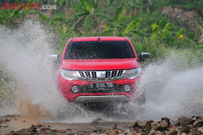 Tenaga dan torsi Mitsubishi Triton tertahan oleh lag turbo