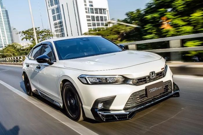 Modifikasi All New Civic RS pasang body kit sporty racikan Tithum, Thailand