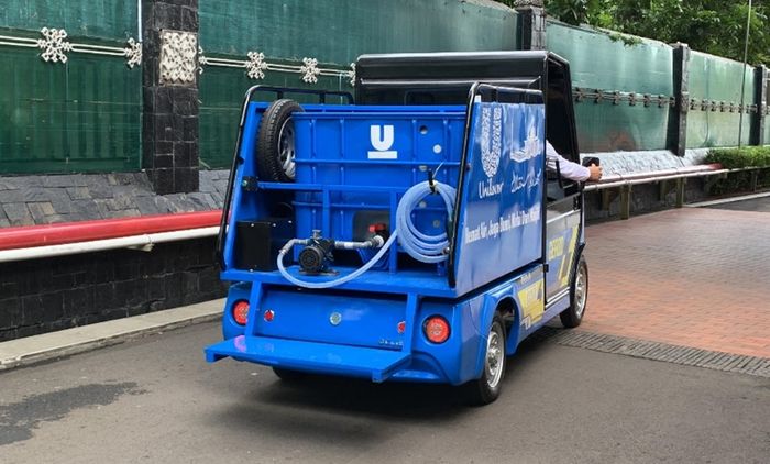 Tampak belakang Gerod4 Penyiram Tanaman