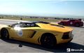 Lamborghini Aventador Ditantang Ferrari F12 Berlinetta, Mana Lebih Kencang?