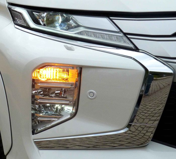 Lampu-lampu Pajero Sport 2016 ikut diubah total