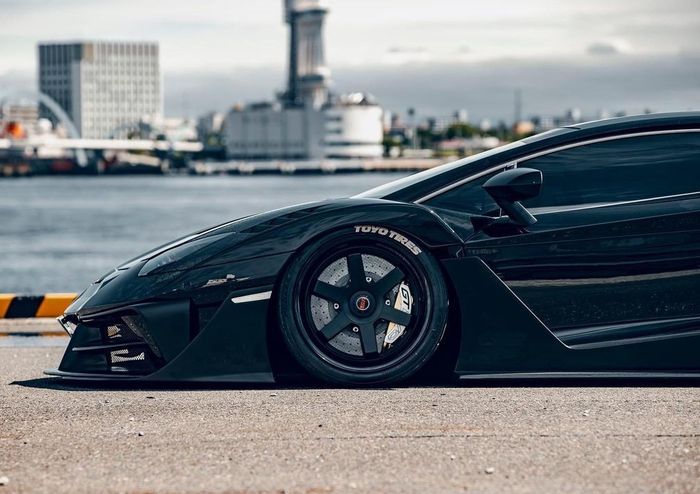 Modifikasi Lamborgini Aventador pasang suspensi udara dan pelek palang 6