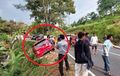 Toyota Agya Dikerumuni Orang-orang, Mental Lalu Miring di Lokasi Mengerikan