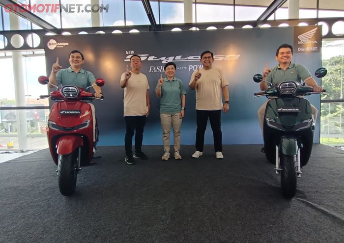 Jajaran Management PT Daya Adicipta Motora saat peluncuran Honda Stylo 160
