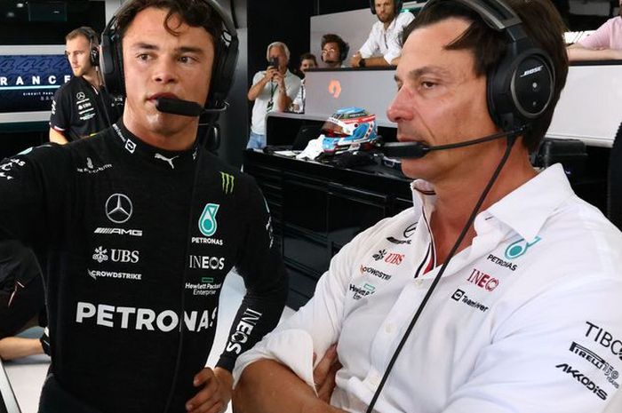 Nyck de Vries dan bos tim Mercedes, Toto Wolff di F1 Prancis 2022