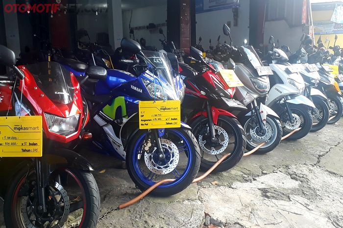 Deretan motor bekas yang dijual di showroom Sukses Motor, Depok, Jawa Barat