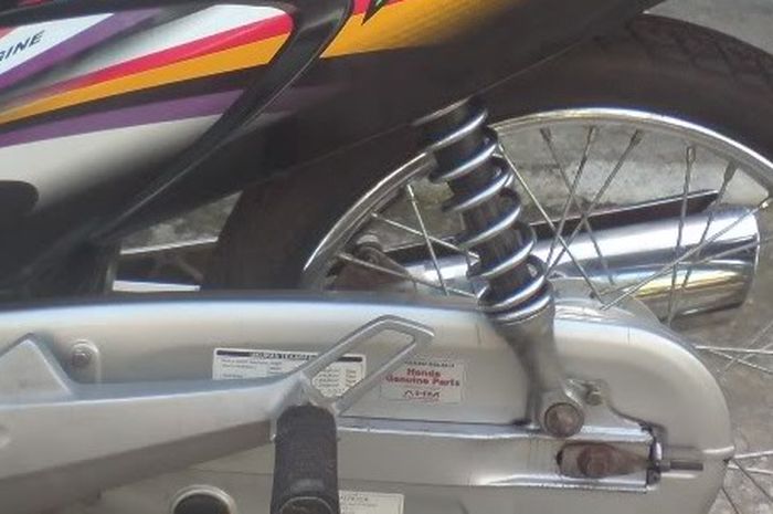 Gambar Penutup Rantai Motor Trail