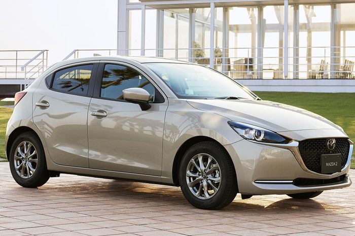 Spesifikasi dan kisaran harga Mazda2 hatchback tahun 2020 seken.
