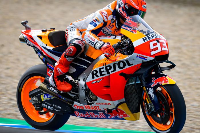 Stefan Bradl menyarankan Marc Marquez untuk segera bangkit jika tidak mau terus-terusan menjadi beban Repsol Honda di MotoGP 2021