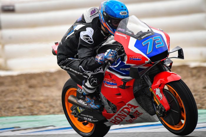 Pembalap Repsol Honda, Alex Marquez, mengaku tak memakai perangkat bekas Jorge Lorenzo di tes MotoGP Valencia dan Jerez November lalu